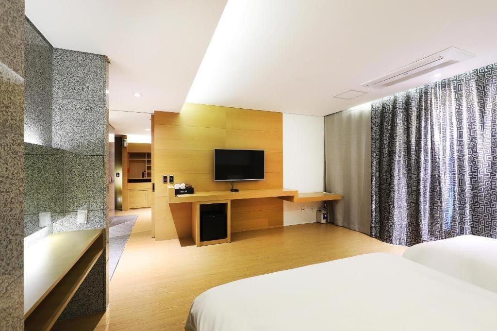 Business Design Hotel Luv Ίντσεον Εξωτερικό φωτογραφία