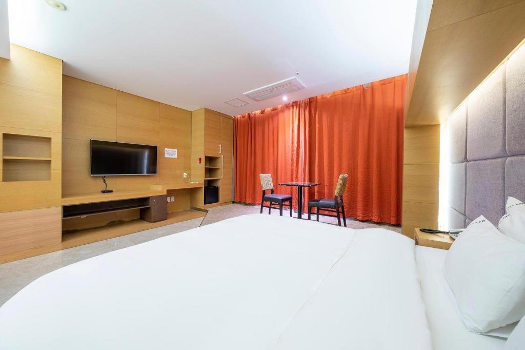 Business Design Hotel Luv Ίντσεον Εξωτερικό φωτογραφία