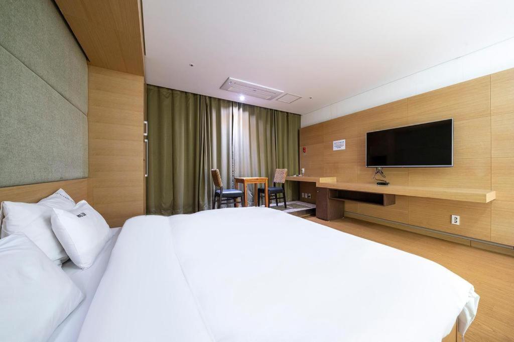 Business Design Hotel Luv Ίντσεον Εξωτερικό φωτογραφία