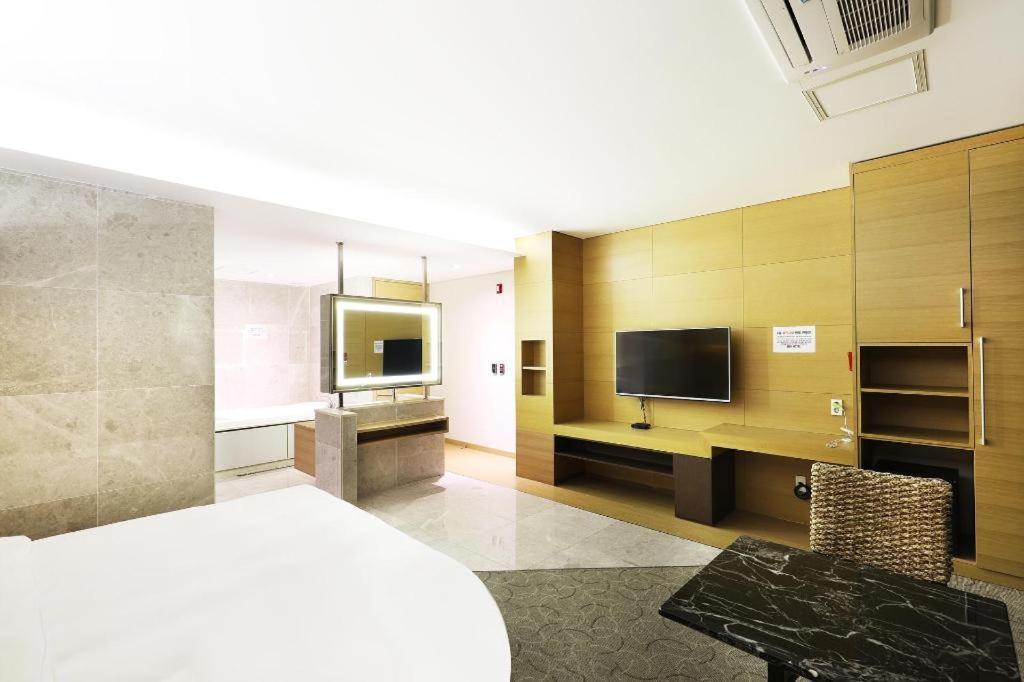 Business Design Hotel Luv Ίντσεον Εξωτερικό φωτογραφία