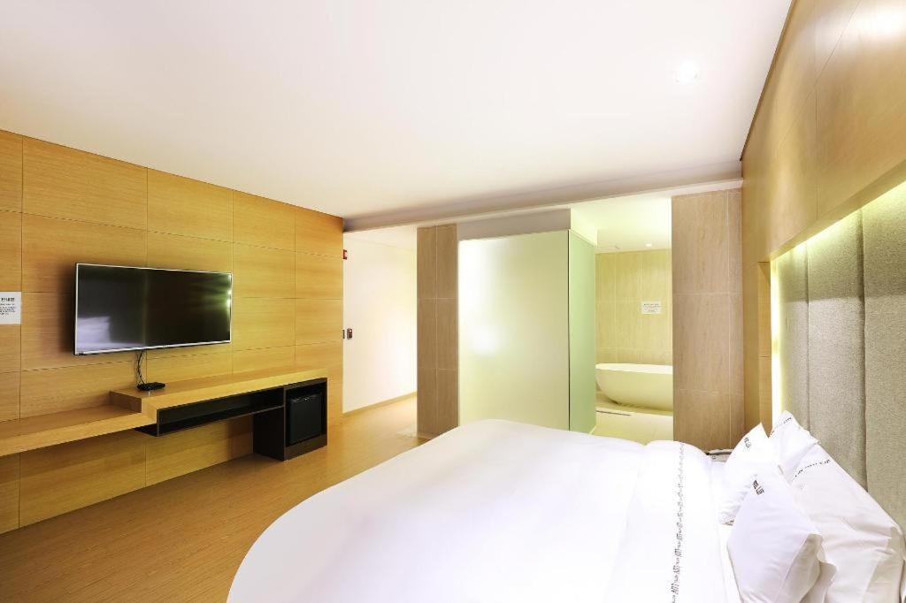 Business Design Hotel Luv Ίντσεον Εξωτερικό φωτογραφία